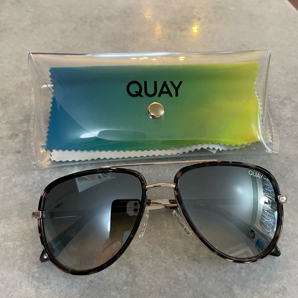 Brand new, never worn Quay sunglasses, aviator style.